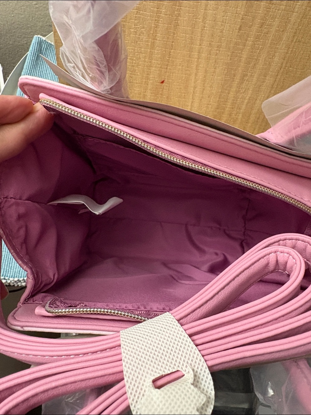 LOUNGEFLY disney princess tangled satchel/ crossbody - Picture 3 of 3